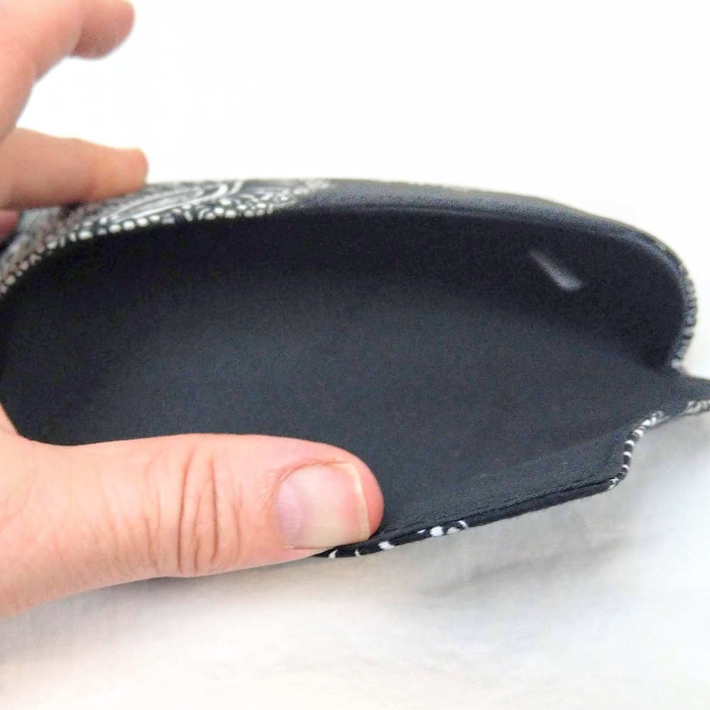 BNWT Vera Bradley Blanco Bouquet Eyeglasses Case - Picture 7 of 8
